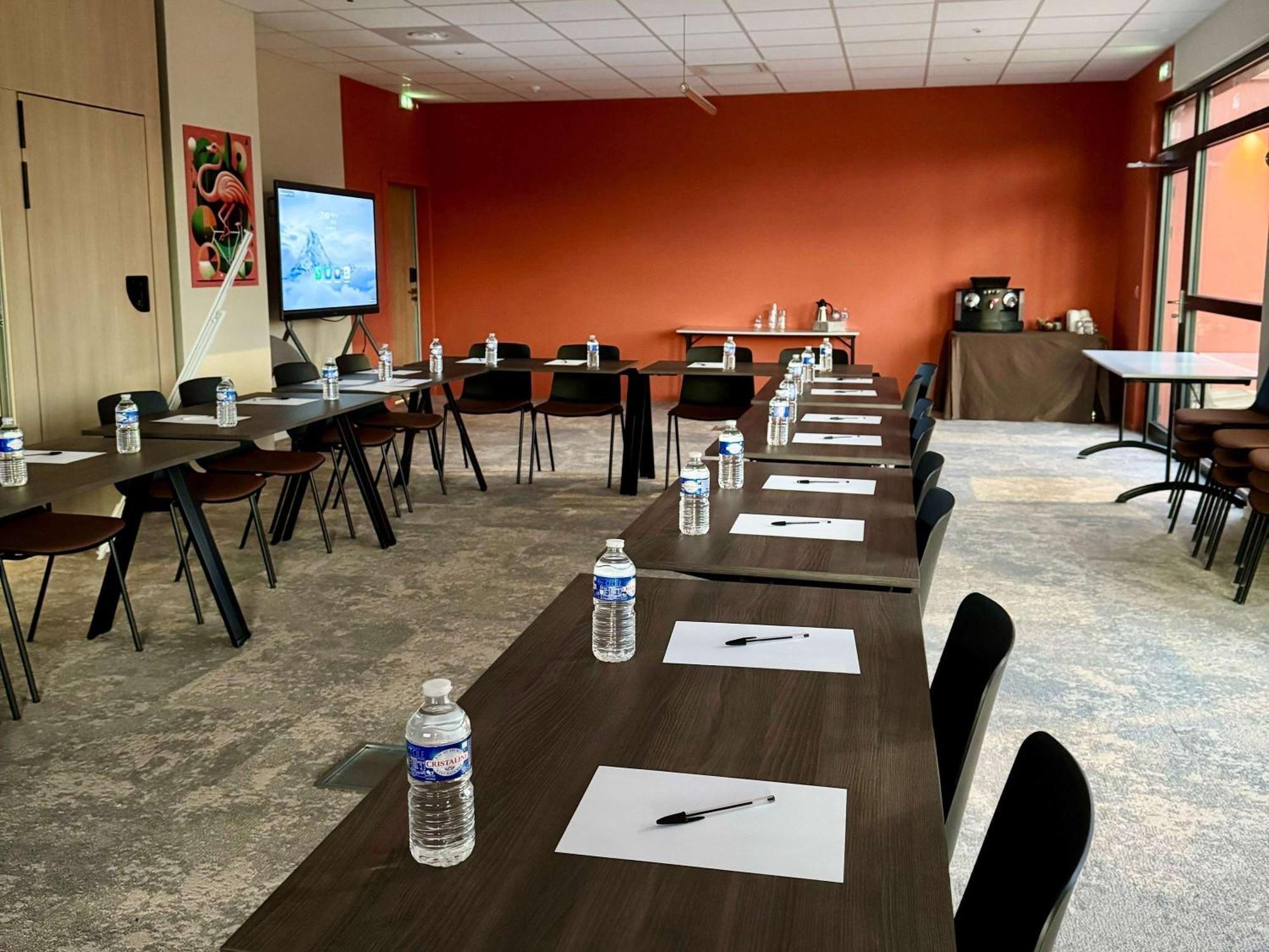Aparthotel Adagio Access Porte De Camargue Saint-Martin-de-Crau Luaran gambar